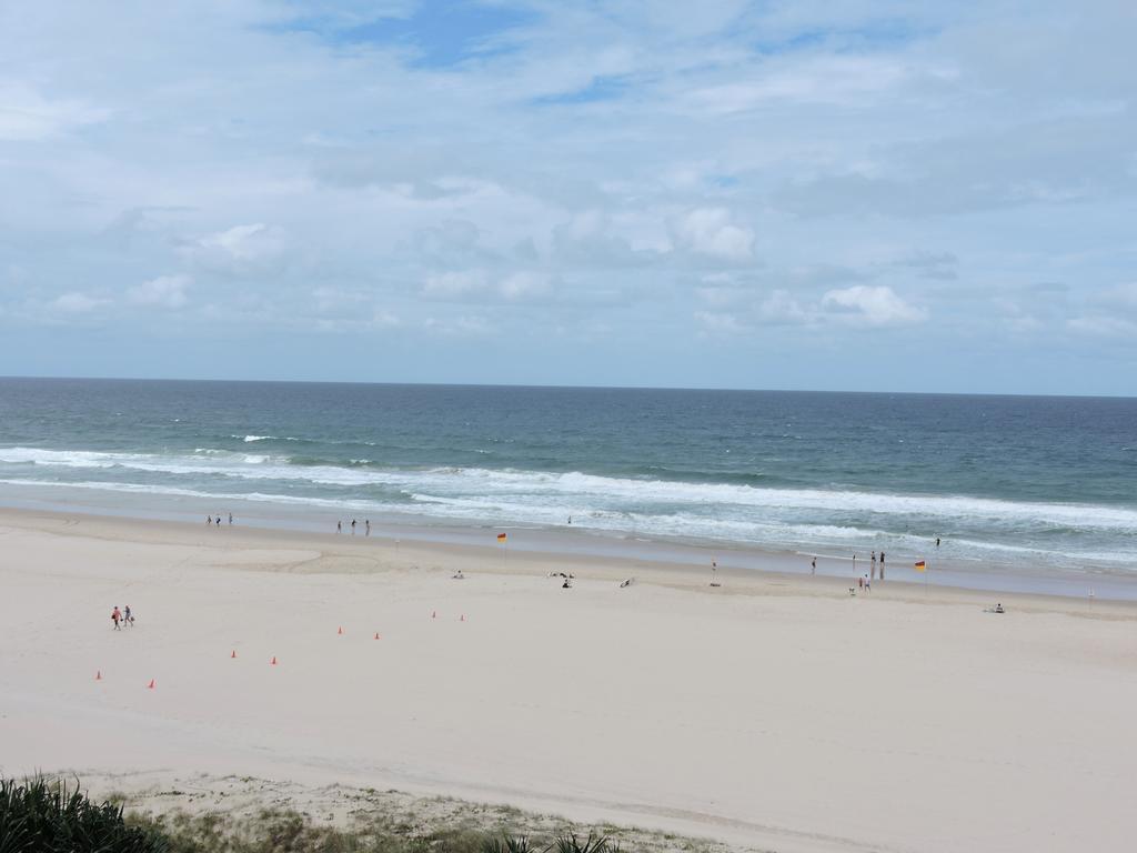 President Holiday Apartments - Absolute Beachfront Gold Coast Exterior foto