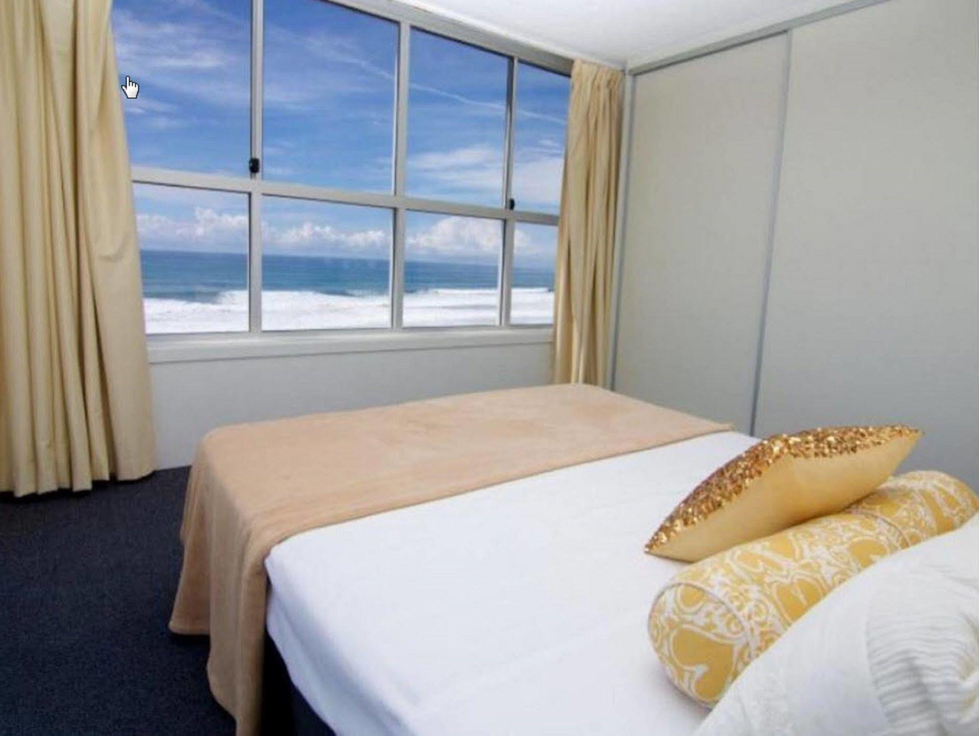 President Holiday Apartments - Absolute Beachfront Gold Coast Exterior foto