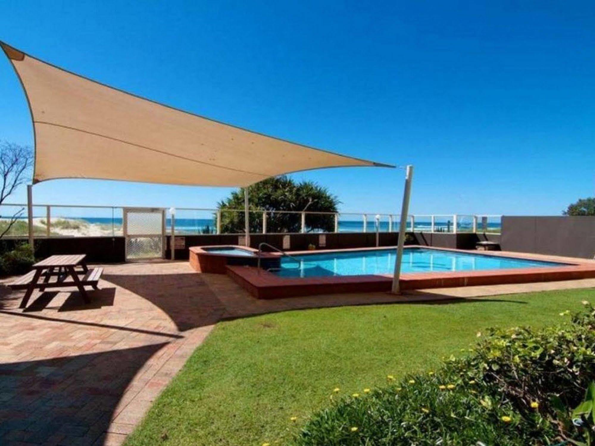 President Holiday Apartments - Absolute Beachfront Gold Coast Exterior foto
