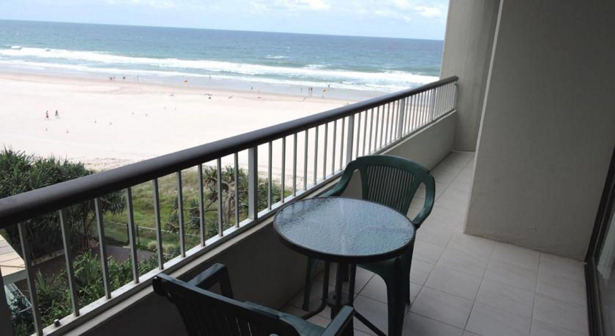 President Holiday Apartments - Absolute Beachfront Gold Coast Exterior foto
