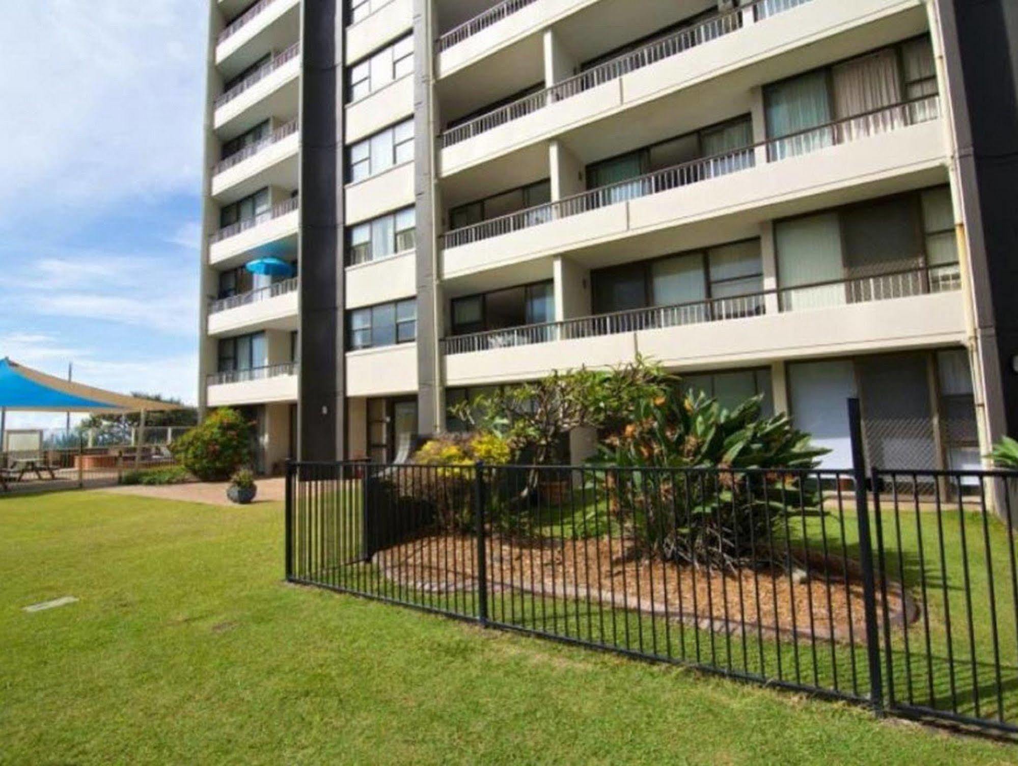 President Holiday Apartments - Absolute Beachfront Gold Coast Exterior foto