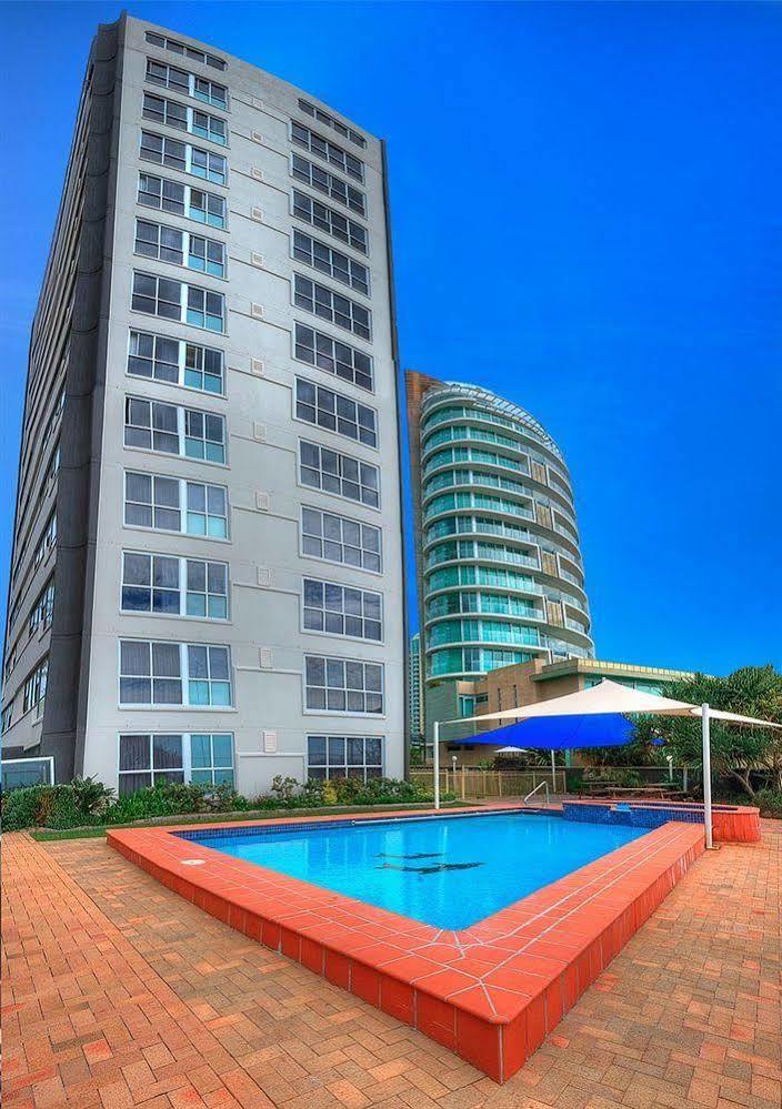 President Holiday Apartments - Absolute Beachfront Gold Coast Exterior foto